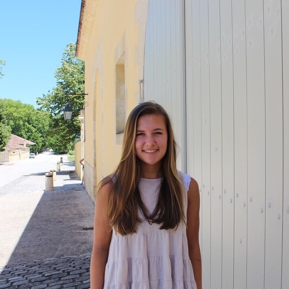 Meet your Posher, Mia - Picture 1 of 1